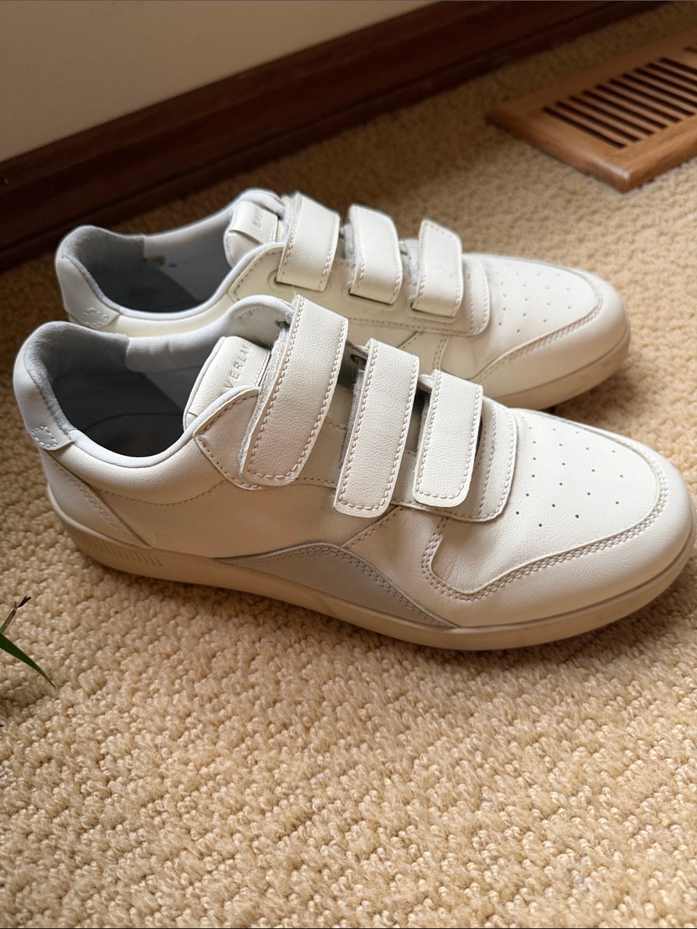 Everlane - Unisex - White Velcro Strap Sneakers - women’s size 8.5